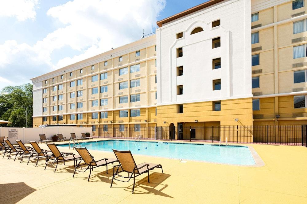 Holiday Inn Express Atlanta Airport - North, An Ihg Hotel Exterior foto